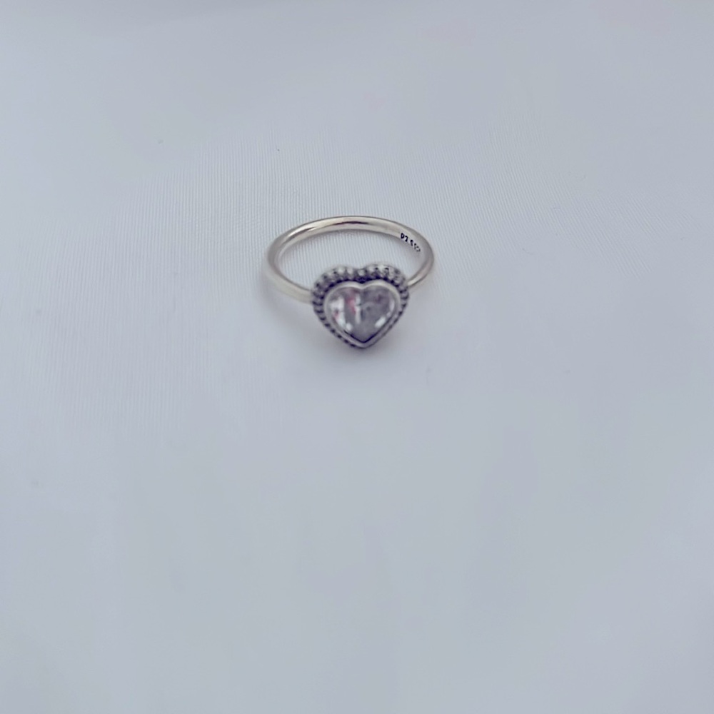 size 6 pandora ring for sale. selling it for $6